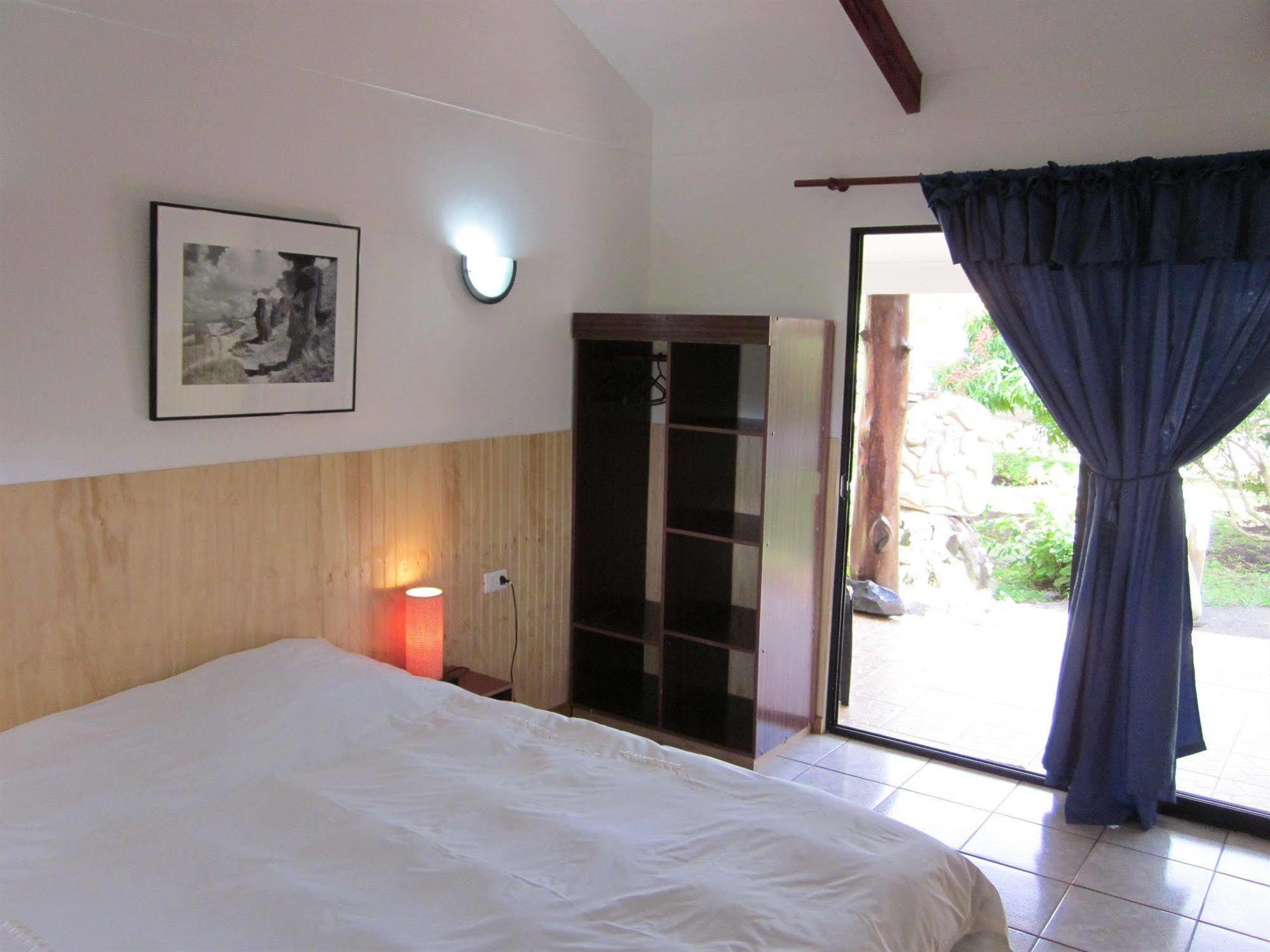 Hotel Atavai Hanga Roa Exterior photo